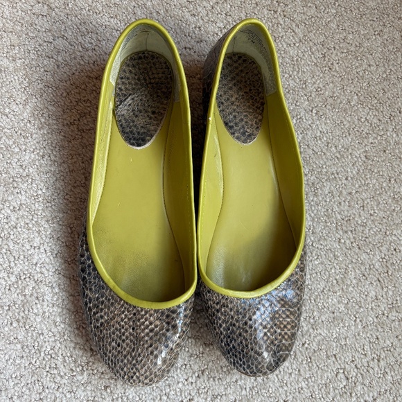 Nine West Logan snakeskin flats 7.5 - Picture 2 of 15
